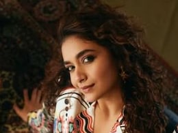 Keerthy Suresh Is Making A Statement With Every Stride In Anamika Khanna's Printed Ensemble Keerthy Suresh Is Making A Statement With Every Stride In Anamika Khanna's Printed Ensemble