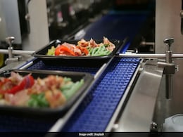 Common Food Packaging Releases Microplastics Into Your Food And Drinks, Study Finds Common Food Packaging Releases Microplastics Into Your Food And Drinks, Study Finds