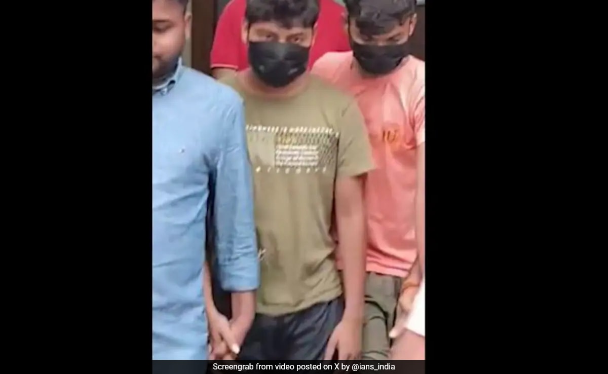 Ню Делхи Полицията в Делхи арестува двама киберпрестъпници обвинени в