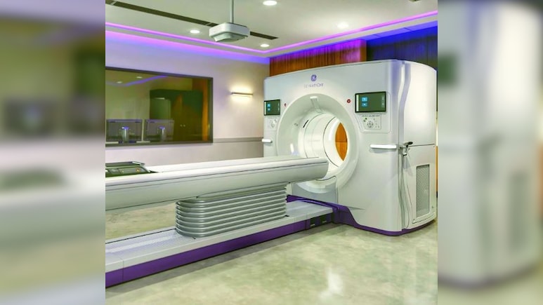 गले में मेटल चेन पहनकर गलती से MRI मशीन के पास चला गया शख्स, फिर हुआ ऐसा हादसा, जानकर कांप जाएगी रूह गले में मेटल चेन पहनकर गलती से MRI मशीन के पास चला गया शख्स, फिर हुआ ऐसा हादसा, जानकर कांप जाएगी रूह