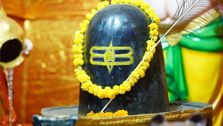 Sawan Third Somwar: आज सावन का तीसरा सोमवार, विनायक चतुर्थी का खास संयोग, इस मुहूर्त में करें शिव का जलाभिषेक Sawan Third Somwar: आज सावन का तीसरा सोमवार, विनायक चतुर्थी का खास संयोग, इस मुहूर्त में करें शिव का जलाभिषेक