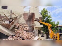Bulldozer Action: अजमेर कैंट एर‍िया में अवैध मकान पर चला बुलडोजर, पुलिस और म‍िल‍िट्री तैनात