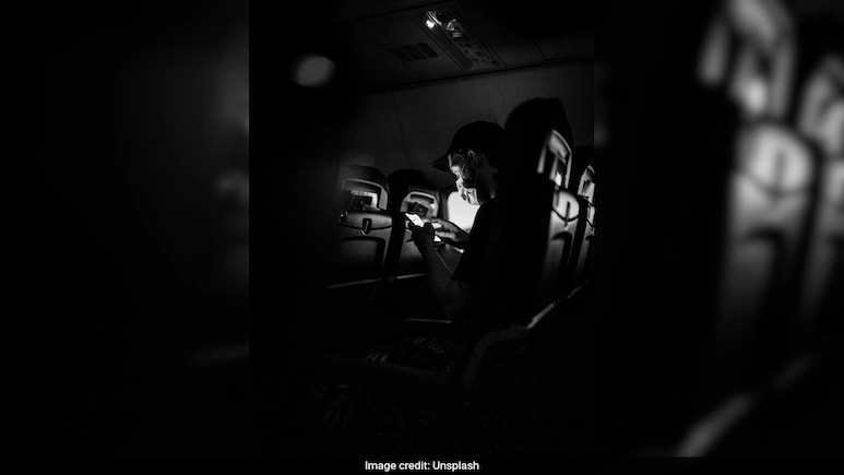 Pilot Reveals What Happens When You Don't Put Phones On Aeroplane Mode On Plane Pilot Reveals What Happens When You Don't Put Phones On Aeroplane Mode On Plane