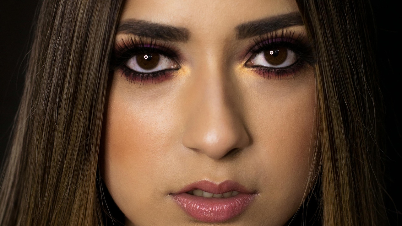 Defined, refined, and never undermined, kajal for your power gaze.