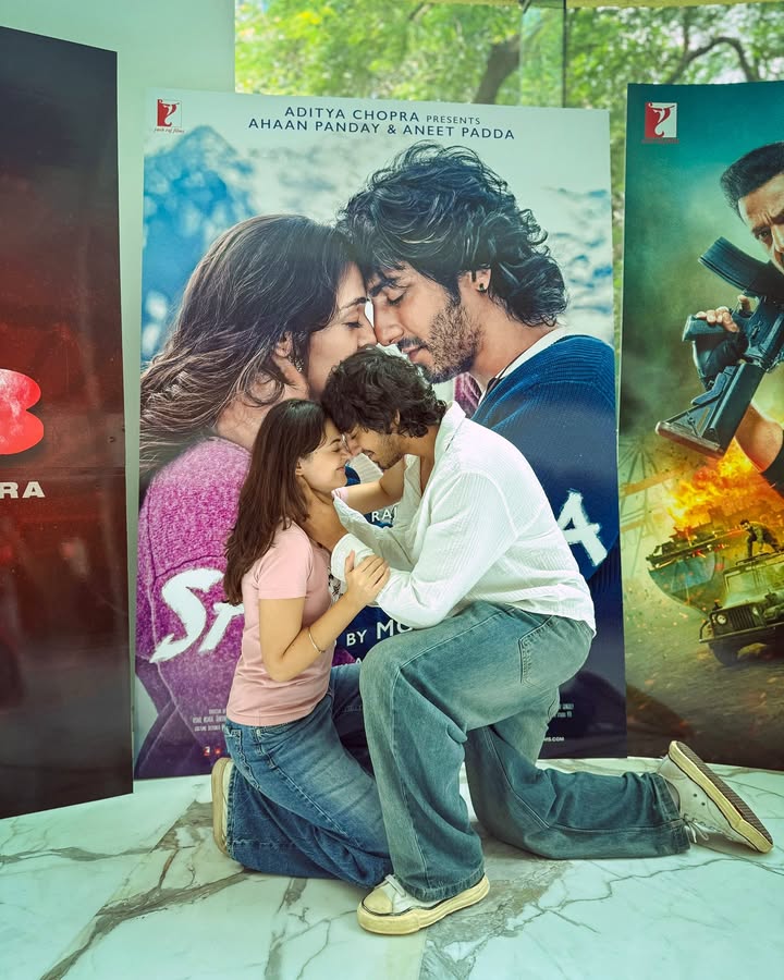 Ahaan Panday And Aneet Padda Recreate <i>Saiyaara</i> Poster Look After Massive Opening: "We Love You Forever"