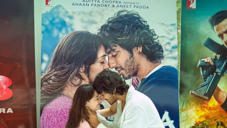 Ahaan Panday And Aneet Padda Recreate <i>Saiyaara</i> Poster Look After Massive Opening: "We Love You Forever"