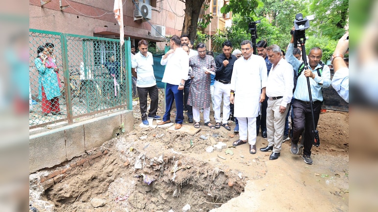 Delhi To Replace Decades-Old Pipelines To Tackle Water Contamination: Minister