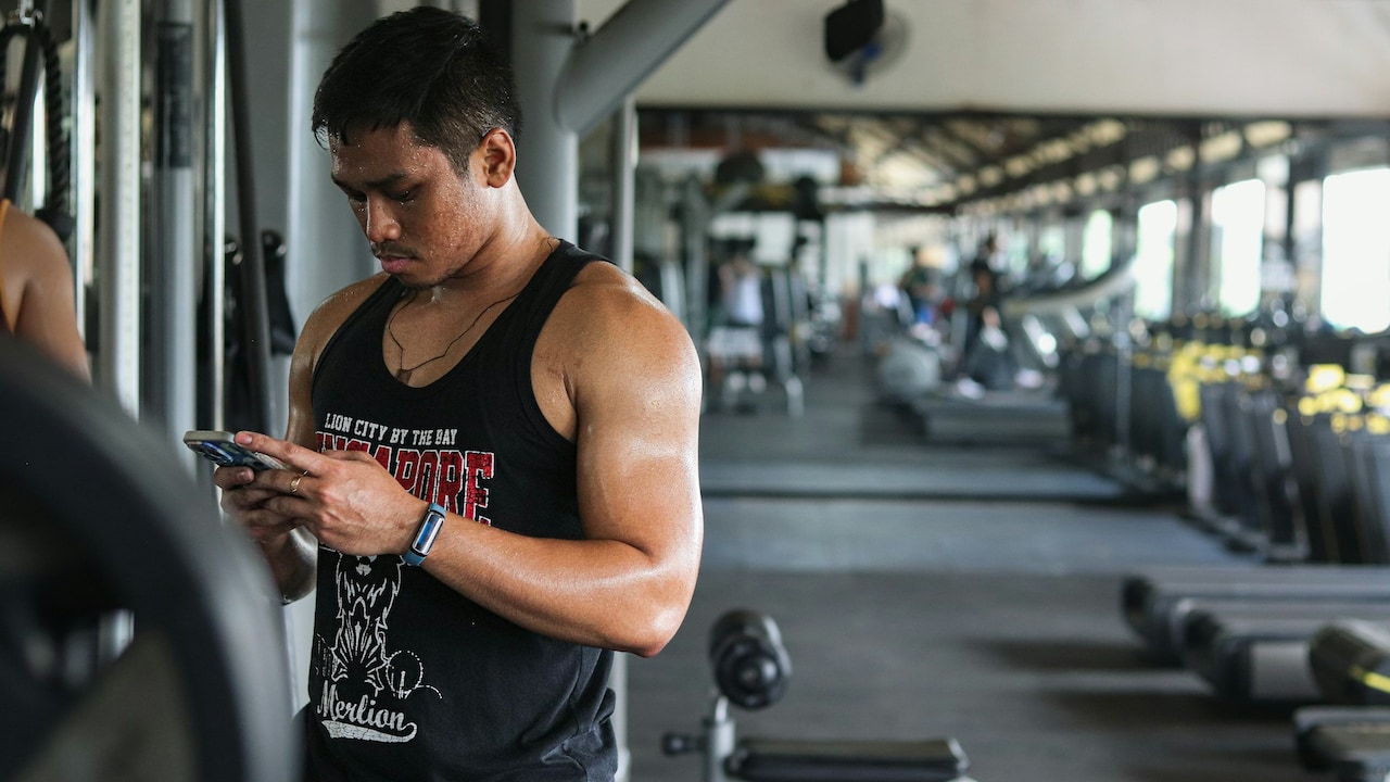 Explore 5 stylish gym vests for men on Myntra