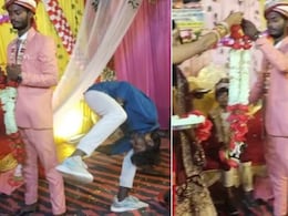 दूल्हा-दुल्हन एक दूसरे को पहना रहे थे जयमाला, फोटो लेने के लिए फोटोग्राफर ने बनाया ऐसा एंगल, हंसते-हंसते लोटपोट हुए लोग दूल्हा-दुल्हन एक दूसरे को पहना रहे थे जयमाला, फोटो लेने के लिए फोटोग्राफर ने बनाया ऐसा एंगल, हंसते-हंसते लोटपोट हुए लोग