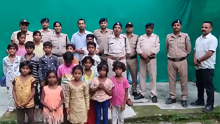 ये है फ्रेंडली पुलिस: रीवा के थाने में गूंज रही बच्चों की आवाज, खेल-कूद के साथ बच्चे पढ़ रहे ABCD