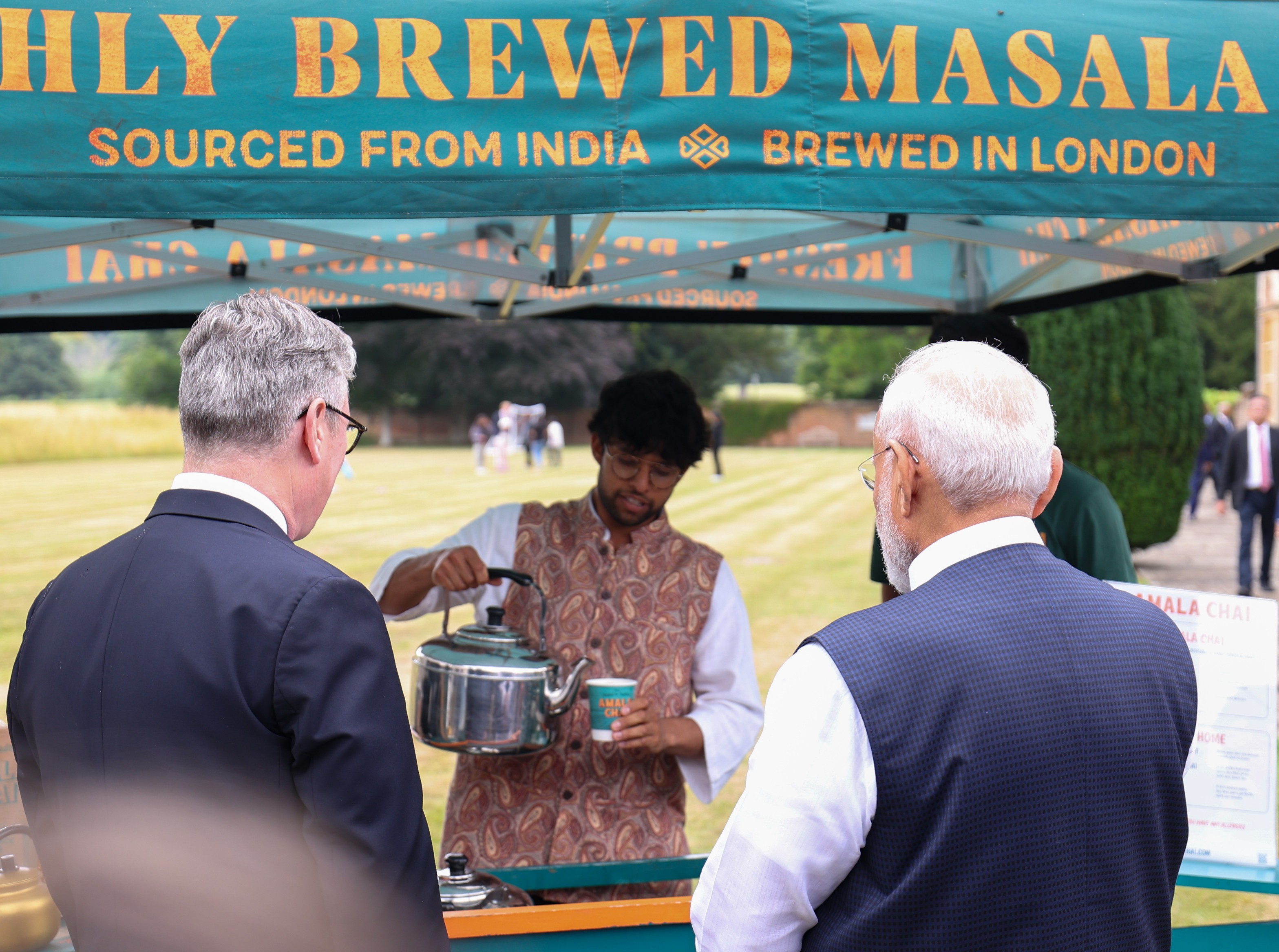 "Brewing Stronger Ties": PM Modi's 'Chai Pe Charcha' With UK's Keir Starmer