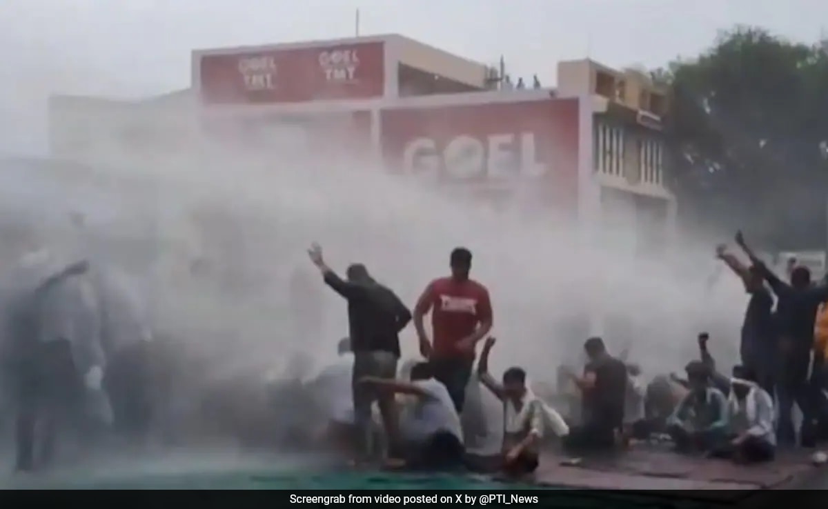 Bhopal Насилието избухна в Харда Мадхя Прадеш докато полицията изстреля