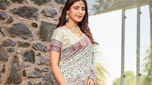 राखी पर हर कोई हो जाएगा आपके लुक का दीवाना, आज ही घर ले आएं ये साड़ियां, दाम भी ऐसे की खुशी से झूम उठेंगी आप