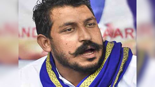 मानवता की बात की तो FIR... कावड़ यात्रा को लेकर कविता पाठ करने वाले टीचर पर क्या बोले चंद्रशेखर आजाद