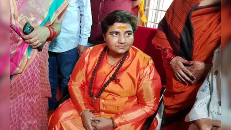 Malegaon Bomb Blast: 'माझ्याच देशाने मला दहशतवादी बनवलं', निर्दोष सुटकेनंतर साध्वी प्रज्ञाला अश्रू अनावर Malegaon Bomb Blast: 'माझ्याच देशाने मला दहशतवादी बनवलं', निर्दोष सुटकेनंतर साध्वी प्रज्ञाला अश्रू अनावर
