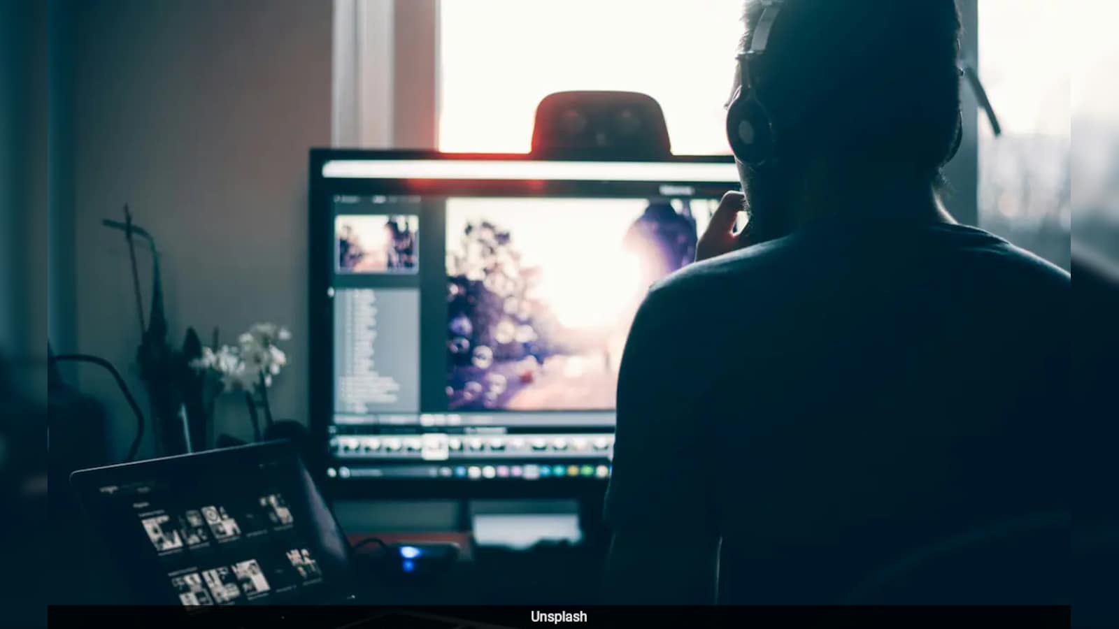 https://c.ndtvimg.com/2025-07/5iklbrag_freelancers_625x300_24_July_25.jpeg?im=FitAndFill,algorithm=dnn,width=1600,height=900