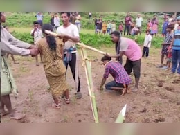 Video: बैल की तरह हल बांधकर खेत जुतवाया, Love मैरिज करने पर प्रेमी जोड़े को मिली अमानवीय सजा 