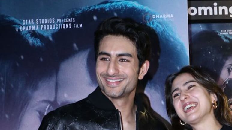 Sara Ali Khan's Heel Broke At Brother Ibrahim's <i>Sarzameen</i> Screening. Pap Says, "Fevical Laga Lo"