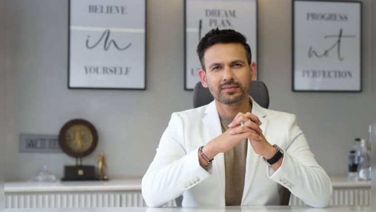 Success Story: विदेश से MBA ली डिग्री, भारत लौटकर शुरू किया अपना कारोबार, अब देश भर में बनाया साम्राज्य, पढ़े Success Story: विदेश से MBA ली डिग्री, भारत लौटकर शुरू किया अपना कारोबार, अब देश भर में बनाया साम्राज्य, पढ़े