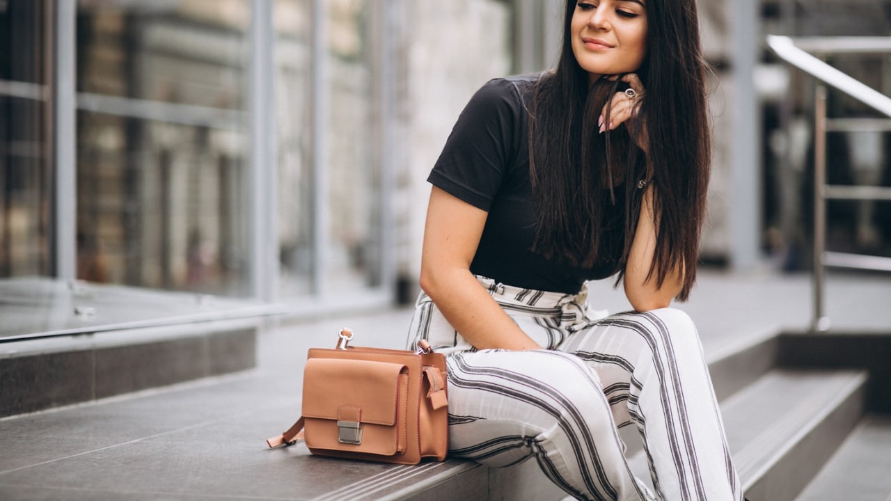 Pick The Perfect Sling Bag And A Complete Guide On The Same To Shop From Flipkart 