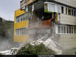 हिलने लगीं इमारतें, सड़क पर भागे लोग... रूस में 8.8 तीव्रता के भूकंप ने मचाई दहशत, कैमरे में कैद खौफनाक मंजर हिलने लगीं इमारतें, सड़क पर भागे लोग... रूस में 8.8 तीव्रता के भूकंप ने मचाई दहशत, कैमरे में कैद खौफनाक मंजर