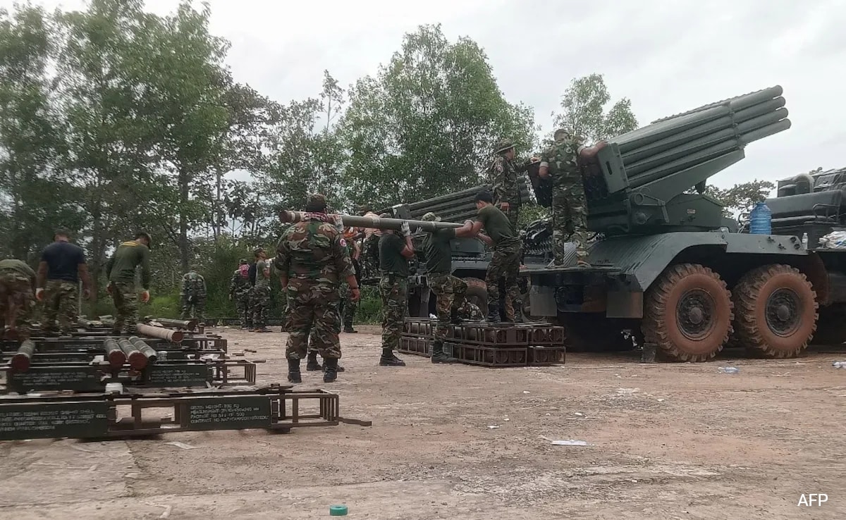 Ню Делхи Поне един тайландски цивилен е убит а други