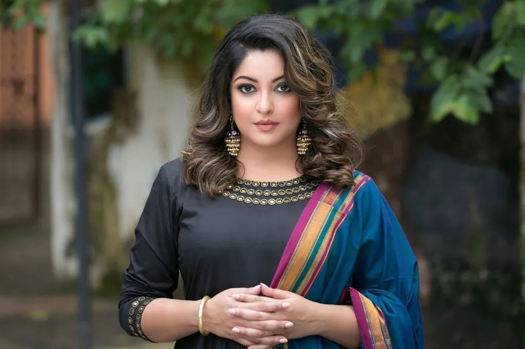 फूट-फूटकर रोने के बाद तनुश्री दत्ता का बड़ा बयान, बोलीं- महाराष्ट्र में न्याय की उम्मीद नहीं, नेताओं के खास...