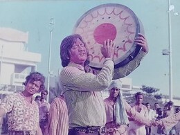50 साल पहले इधर जख्मी फिल्म हुई रिलीज, उधर डायरेक्टर का हुआ निधन, 28 जुलाई 1975 का दर्दनाक किस्सा 50 साल पहले इधर जख्मी फिल्म हुई रिलीज, उधर डायरेक्टर का हुआ निधन, 28 जुलाई 1975 का दर्दनाक किस्सा