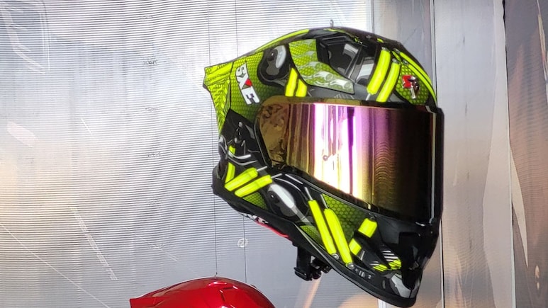 Steelbird SXE Helmet Launched With TPE Energy Absorbent; Check Price