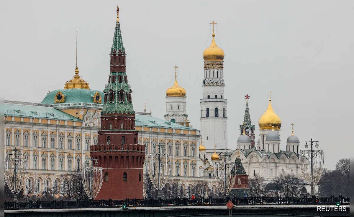 Russia To Now Fine Searching For `Extremist` Content Online, Promoting VPNs