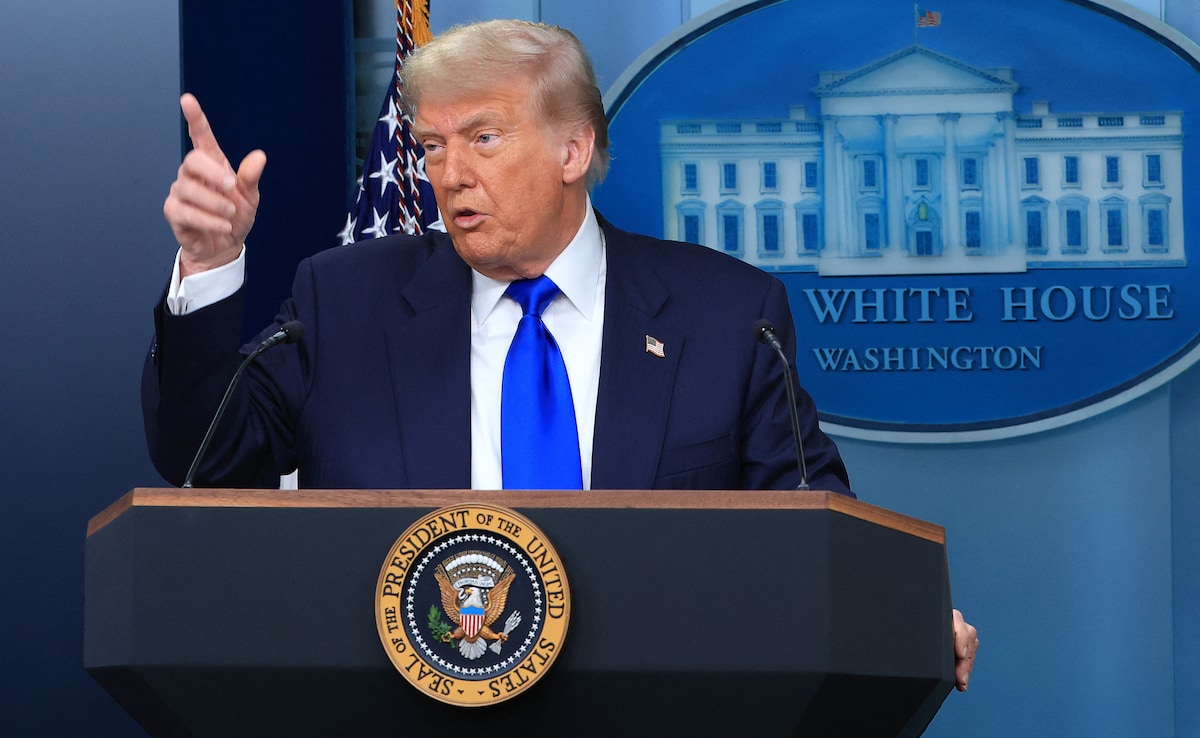 Donald Trump Wants Washington Football And Cleveland Baseball Teams To Change Names Back