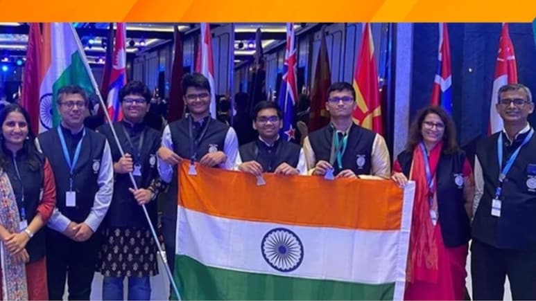 केमिस्ट्री ओलंपियाड में कोटा से 2 छात्रों ने लहराया तिरंगा, मेडल जीतने पर पीएम मोदी ने की तारीफ केमिस्ट्री ओलंपियाड में कोटा से 2 छात्रों ने लहराया तिरंगा, मेडल जीतने पर पीएम मोदी ने की तारीफ