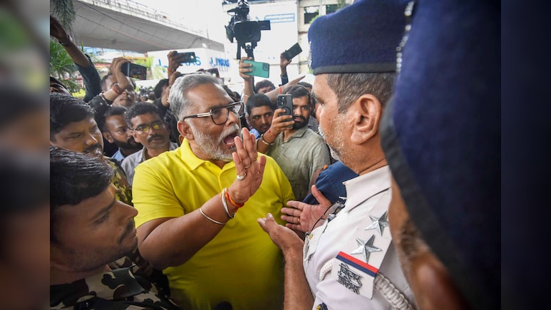 बिहार अब गोलियों की... पारस हॉस्पिटल में कैदी की हत्या पर तेजस्वी से लेकर पप्पू यादव तक, जानें किसने क्या कहा बिहार अब गोलियों की... पारस हॉस्पिटल में कैदी की हत्या पर तेजस्वी से लेकर पप्पू यादव तक, जानें किसने क्या कहा