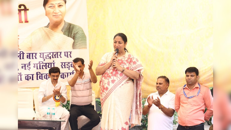 शालीमार बाग में 15 दिन में टूटेंगी झुग्गियां! CM बोलीं- पात्रों को मिलेगा मकान, 700 करोड़ का बजट आवंटित शालीमार बाग में 15 दिन में टूटेंगी झुग्गियां! CM बोलीं- पात्रों को मिलेगा मकान, 700 करोड़ का बजट आवंटित