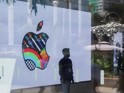 Apple, Croma Asked To Refund Customer&#039;s i-Phone Cost Over Microphone Defect