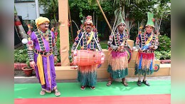 मुख्यमंत्री निवास में छाया हरेली उत्सव का रंग, पारंपरिक लोक यंत्रों के साथ सुंदर नाचा का हो रहा आयोजन