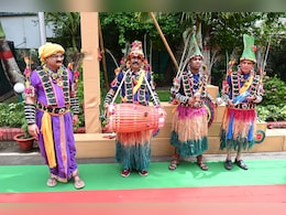 मुख्यमंत्री निवास में छाया हरेली उत्सव का रंग, पारंपरिक लोक यंत्रों के साथ सुंदर नाचा का हो रहा आयोजन मुख्यमंत्री निवास में छाया हरेली उत्सव का रंग, पारंपरिक लोक यंत्रों के साथ सुंदर नाचा का हो रहा आयोजन