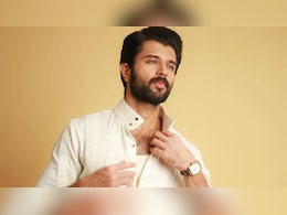 Vijay Deverakonda Health Update: डेंगू से ठीक होकर घर लौटे विजय देवरकोंडा, फैंस को मिली राहत Vijay Deverakonda Health Update: डेंगू से ठीक होकर घर लौटे विजय देवरकोंडा, फैंस को मिली राहत