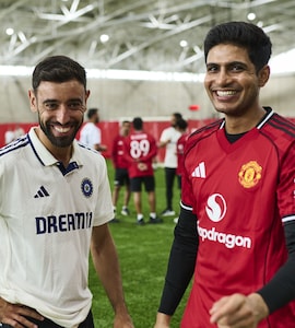 Team India Meets Manchester United Stars: Play Cricket And Football, Exchange Jerseys