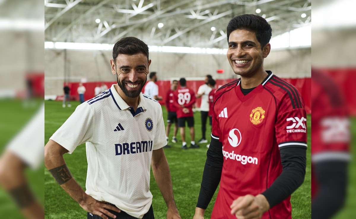 Team India Meets Manchester United Stars: Play Cricket And Football, Exchange Jerseys
