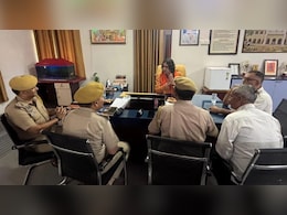 Rajasthan: पूर्व DGP की बालमुकुंदाचार्य को नसीहत, बोले-मर्यादा में रहें नेता; MLA ने कहा-कुर्सी पर क्या नाम लिखा है Rajasthan: पूर्व DGP की बालमुकुंदाचार्य को नसीहत, बोले-मर्यादा में रहें नेता; MLA ने कहा-कुर्सी पर क्या नाम लिखा है