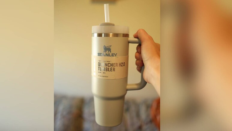 Tumbler से लेकर Mugs तक, Stylish Drinkware पर मिल रही हैं धमाकेदार Deals Tumbler से लेकर Mugs तक, Stylish Drinkware पर मिल रही हैं धमाकेदार Deals