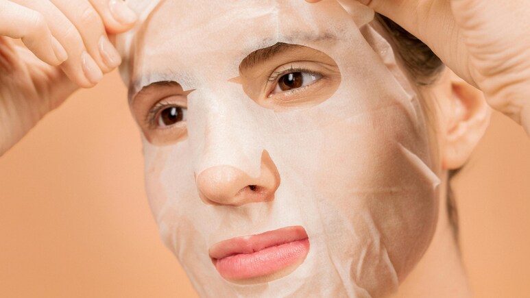 Real Glow का सीक्रेट अब है आपके पास! इन शानदार Sheet Masks से पाएं इंस्टेंट रिफ्रेशिंग फेस ग्लो Real Glow का सीक्रेट अब है आपके पास! इन शानदार Sheet Masks से पाएं इंस्टेंट रिफ्रेशिंग फेस ग्लो