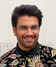शरद केलकर की वाइफ की 10 खूबसूरत तस्वीरें, कभी टीवी का थीं जाना पहचाना नाम
