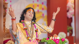 भारत के 3 सबसे अमीर कथावाचक, फ&zwj;ीस लाखों में, जान&zwj;िए कौन है नंबर वन