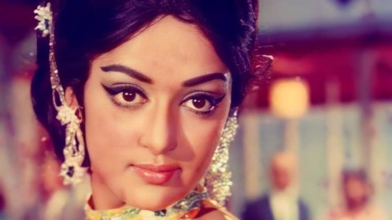 हेमा मालिनी की भतीजी की 10 तस्वीरें, 90s में था इनका राज, 5वीं फोटो देख कहेंगे- बुआ से भी ज्यादा सुंदर