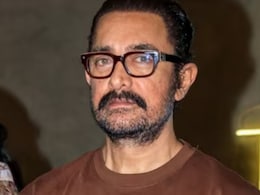 आमिर खान के घर क्यों आई तीन गाड़ियां भर के पुलिस और इतने IPS अधिकारी? सामने आया सच आमिर खान के घर क्यों आई तीन गाड़ियां भर के पुलिस और इतने IPS अधिकारी? सामने आया सच