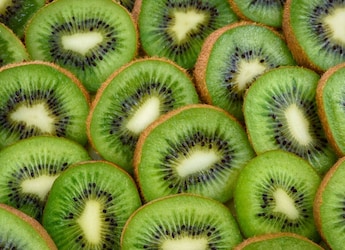 What Is The Right Way To Eat Kiwi? Expert Shares