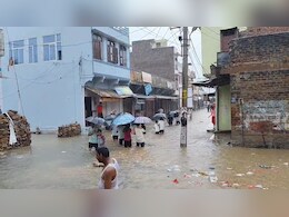 राजस्थान में बारिश से बुरा हाल: रेलवे स्टेशन पर भरा पानी, सड़कों पर लंबा जाम; पुलिस थाने हुए जलमग्न राजस्थान में बारिश से बुरा हाल: रेलवे स्टेशन पर भरा पानी, सड़कों पर लंबा जाम; पुलिस थाने हुए जलमग्न