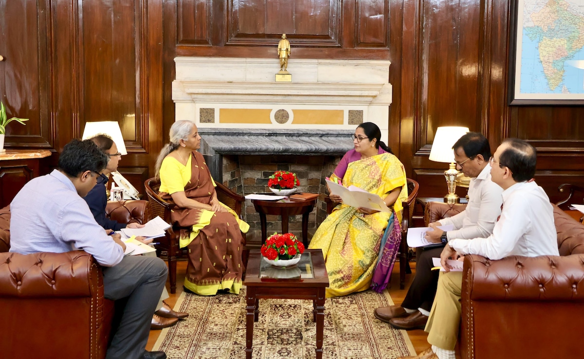 Rekha Gupta се среща с Nirmala Sitharaman, център одобрява Rs 600 крори за Делхи 